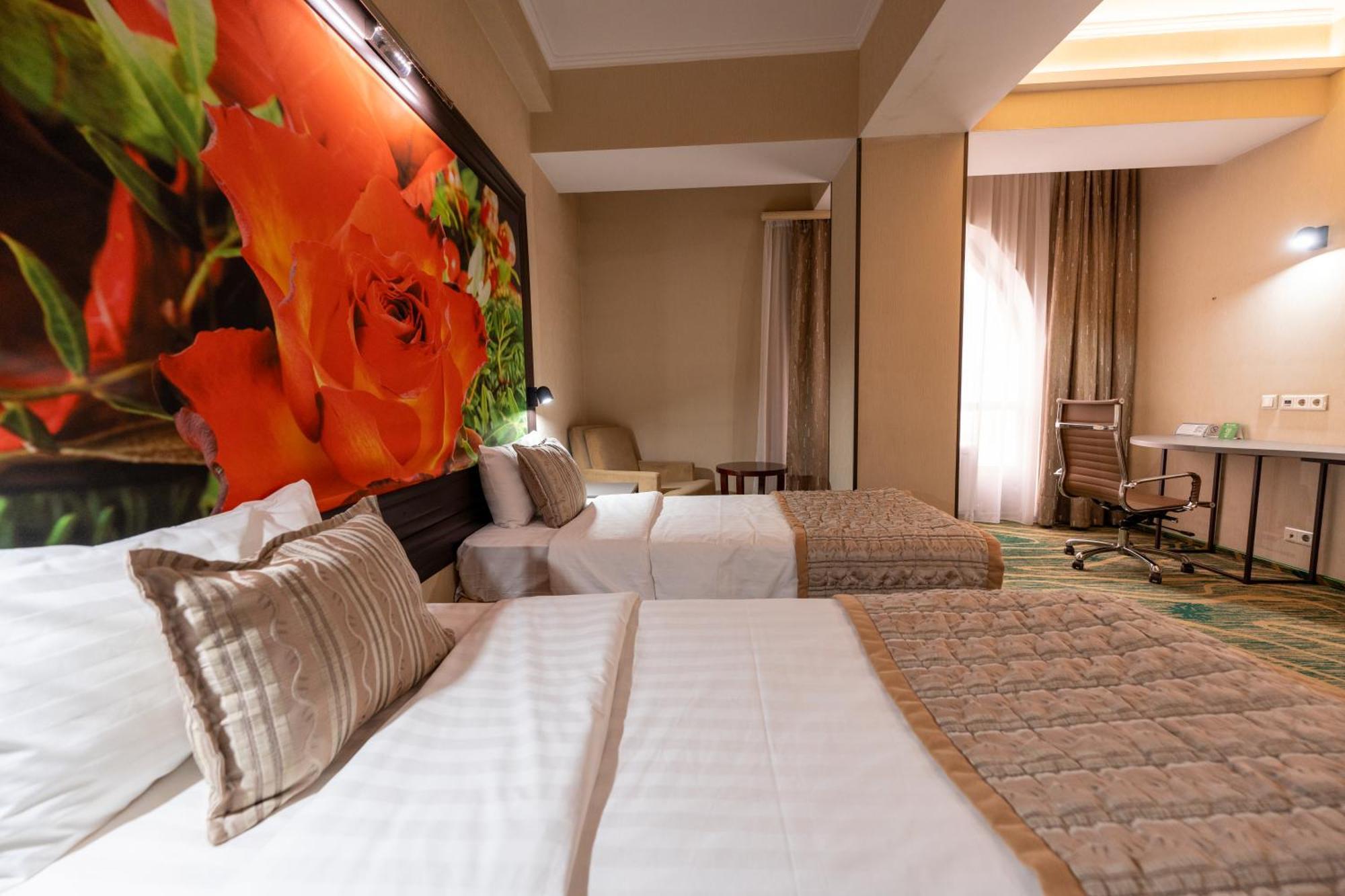 Hotel Kazzhol Almaty Exterior photo