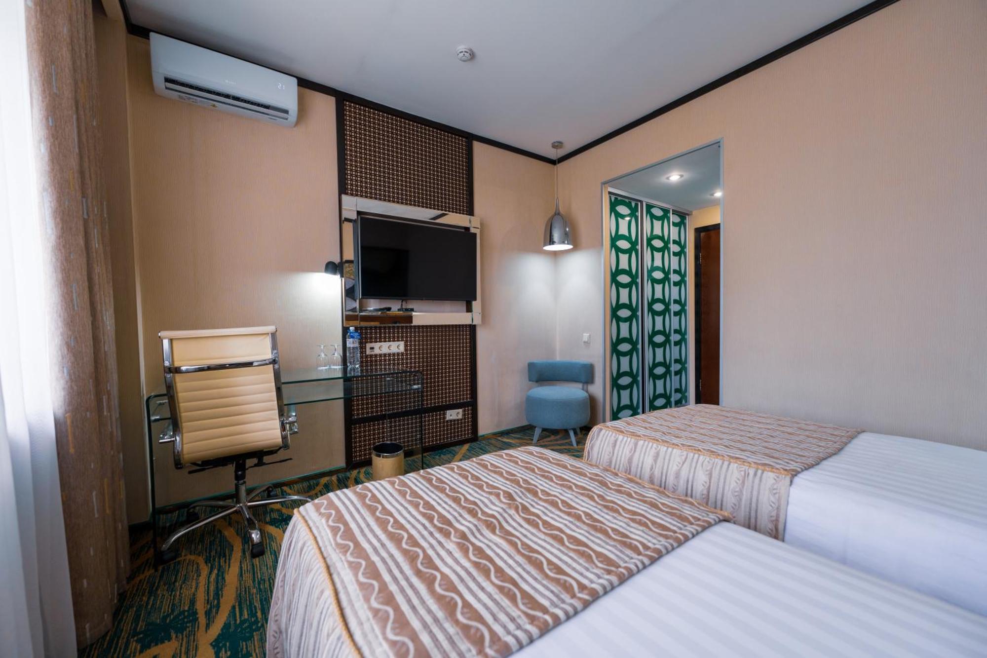 Hotel Kazzhol Almaty Exterior photo